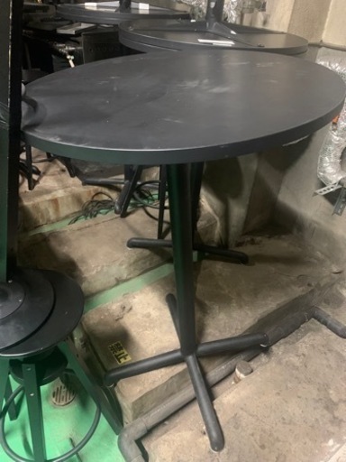 丸型ハイテーブル 店舗 複数