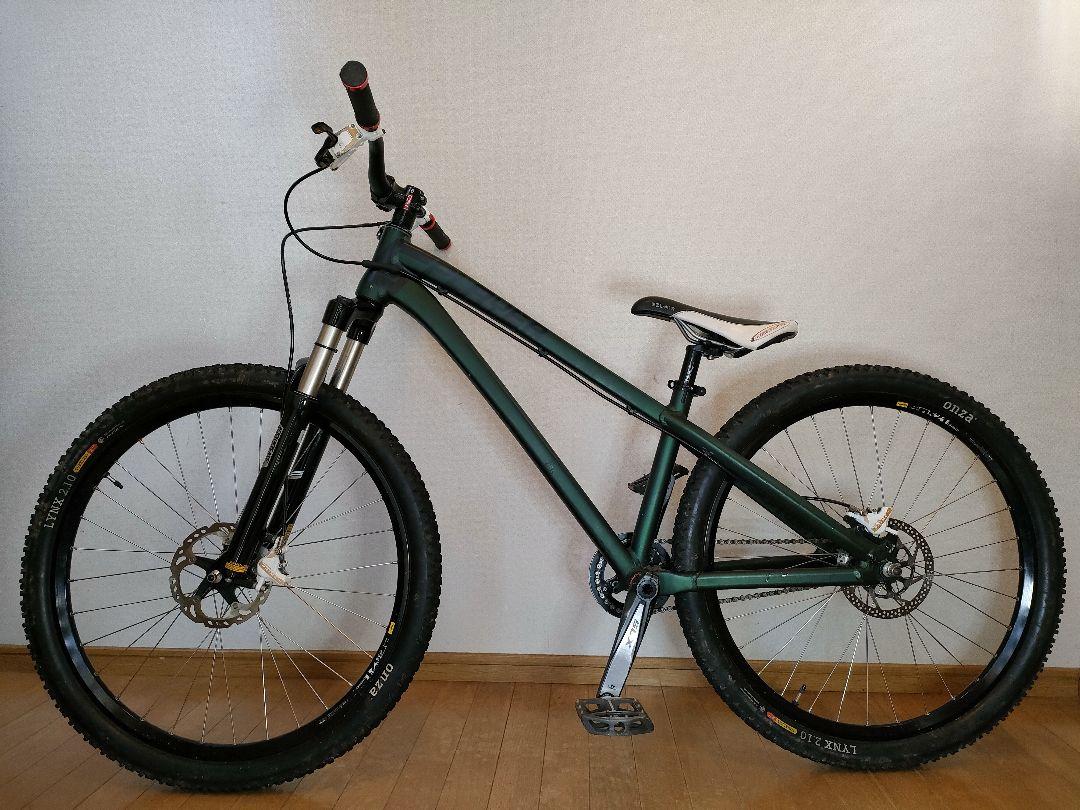 26インチ ダートジャンプ用プレイバイク　Dartmoor 26Prayer