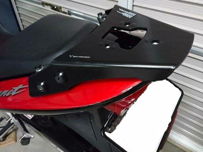バイク ホーネット 600用 リアキャリア 250で使用