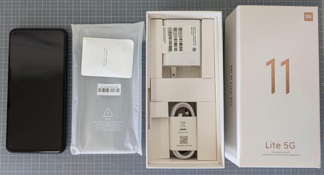 Xiaomi Mi 11 Lite 5G【バッテリー、液晶に難あり】