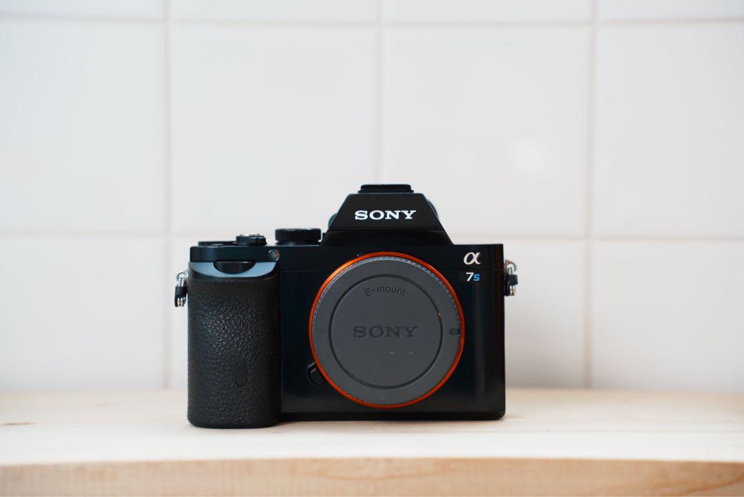 希少ショット数6796枚　α7s SONY ミラーレス　バッテリー3個