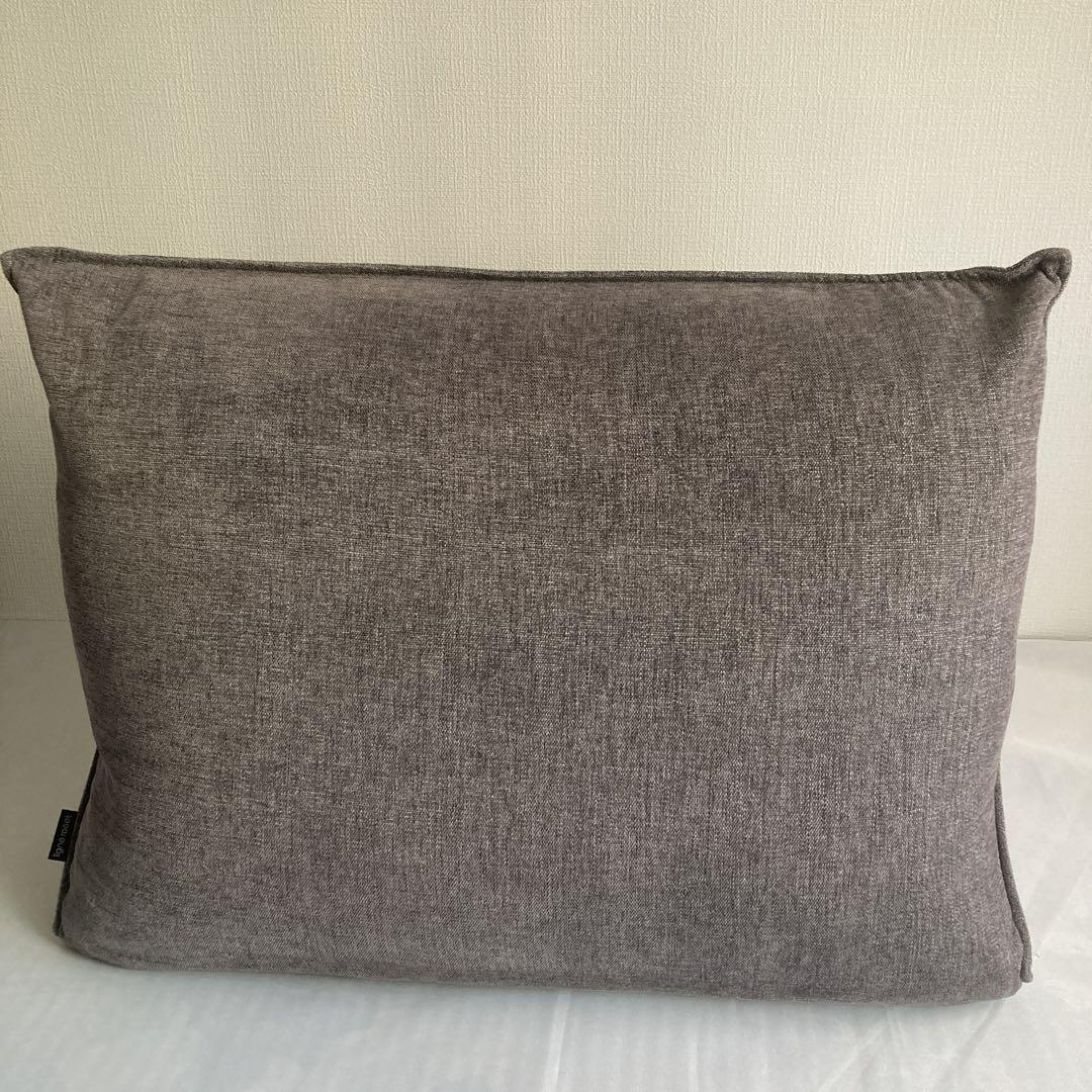 ligne roset 背クッション　グレー クッション