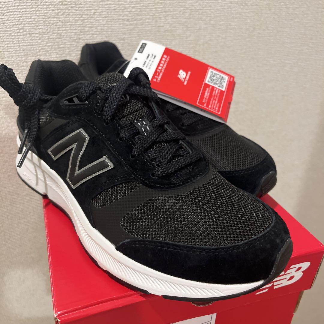 【新品未使用】ニューバランス　24センチ