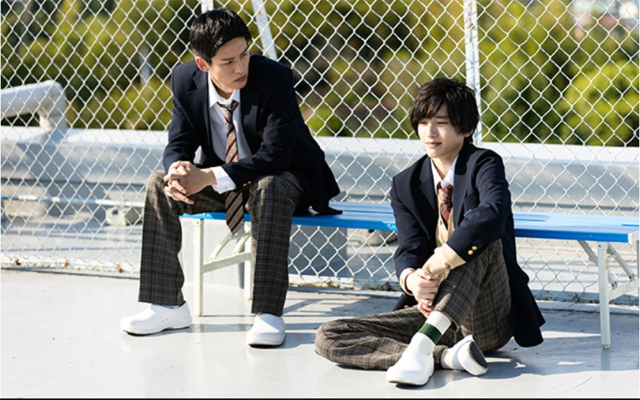 なにわ男子・道枝駿佑とSnowMan・目黒蓮が「消えた初恋」で“恋人”になったワケ《ジャニーズで増える“BL売り”の真相》 | 文春オンライン