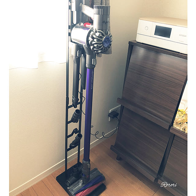フレキシブル隙間ノズル付】ダイソン V6 Fluffy（DC74）スティックセット【送料無料】（Dyson DC74MH フラフィ）モーターヘッド  コードレス掃除機 スティック型 ハンディクリーナー - 通販 | 家具とインテリアの通販【RoomClipショッピング】